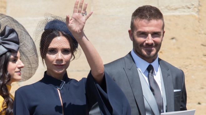 David dhe Victoria Beckham dhurojnë veshjen e dasmës mbretërore për fondin “We Love Manchester”