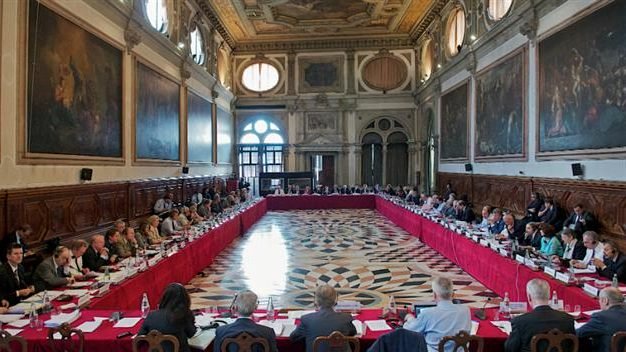 Shtyhet për në qershor opinioni i Venecias për Gjykatën Kushtetuese dhe paketën ‘Antishpifje’