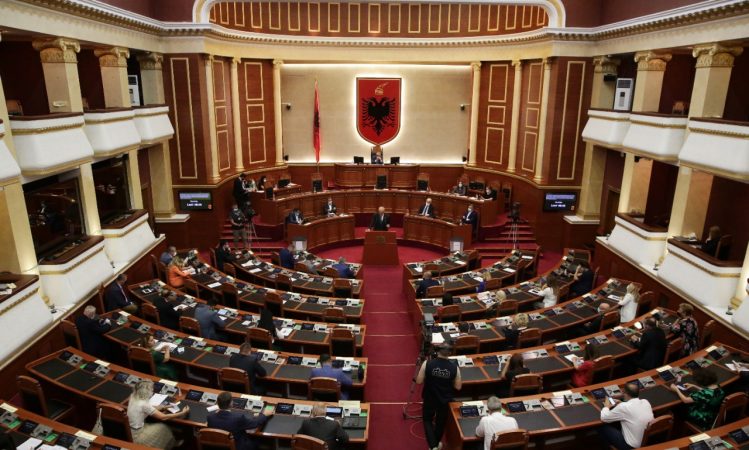 Kuvendi shpall garën për vendin vakant në Gjykatën Kushtetuese