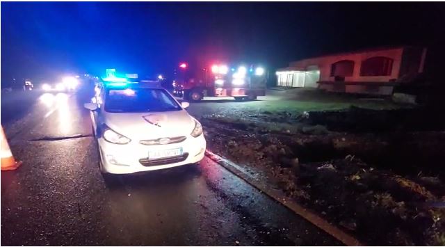 Sot heret në mëngjes, aksidenti i merr jetën pasagjerit në autostradën Fushë Krujë –Thumanë.