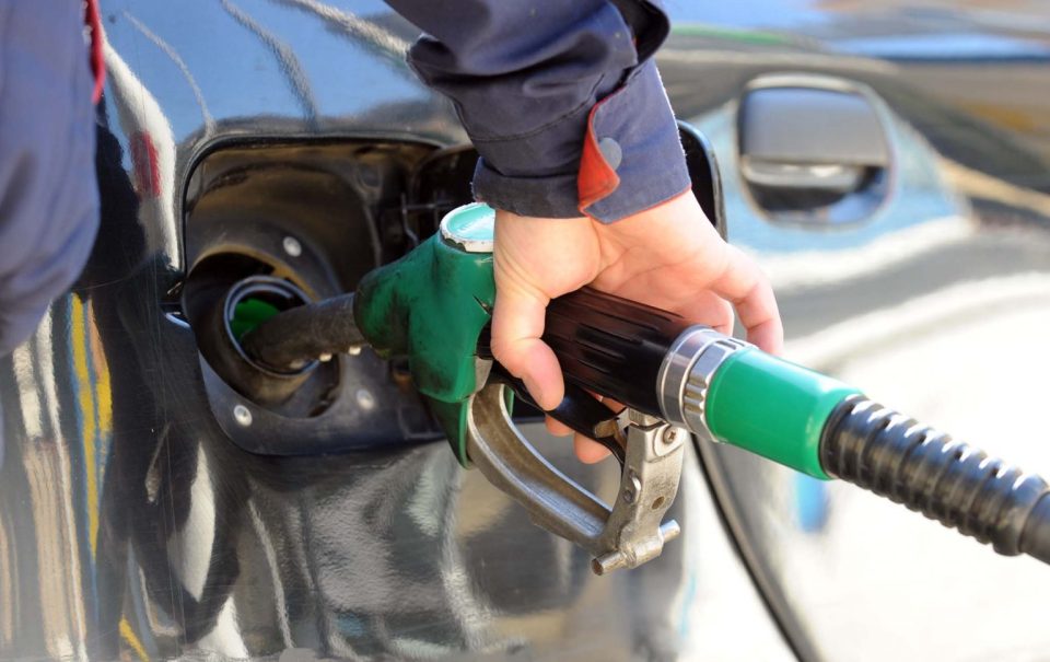 Ndryshon sërish çmimi i karburanteve në vend, ulet nafta