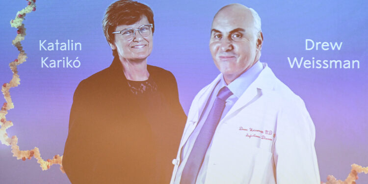 Katalin Kariko dhe Drew Weissman nderohen me çmimin Nobel në Mjekësi. Zbuluan vaksinën kundër Covid