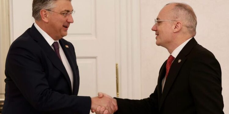 Ministri Igli Hasani takohet me kryeministrin Plenkoviç: Kroacia na ka mbështetur drejt BE. Me të njëjtën frymë bashkëpunim edhe për të ardhmen.