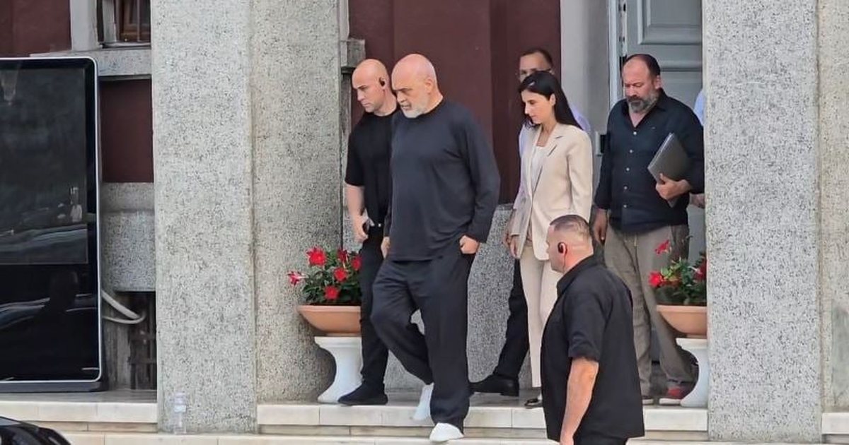 Rama mbledh kryebashkiakët në Durrës/ Diskutim mbi hapësirat publike, regjistrimin e tokave bujqësore dhe ‘Paketën e Maleve’