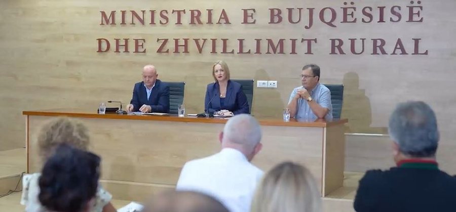 “Rritje e ankesave të lidhura me ushqimin”. Denaj pezullon inspektorët e AKU-së, ngrihet komision vlerësimi