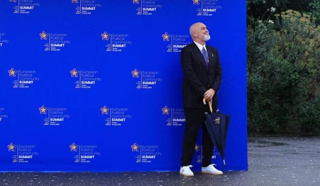 Gazeta gjermane “Suddeutsche Zeitung”: Edi Rama, pikturë dhe pushtet! Katër mandatet, rekord