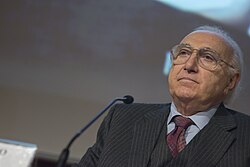 Vdes Pippo Baudo, ‘lordi i prezantuesve televizivë italianë’, në moshën 89 vjeç