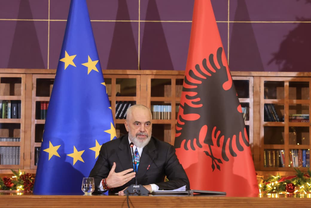 “PD e ka pasur gjithmonë vendin në tryezë”, Rama: Nëse duan qeveri ndryshe, të fitojnë zgjedhjet! Punët e PS do vijojnë…