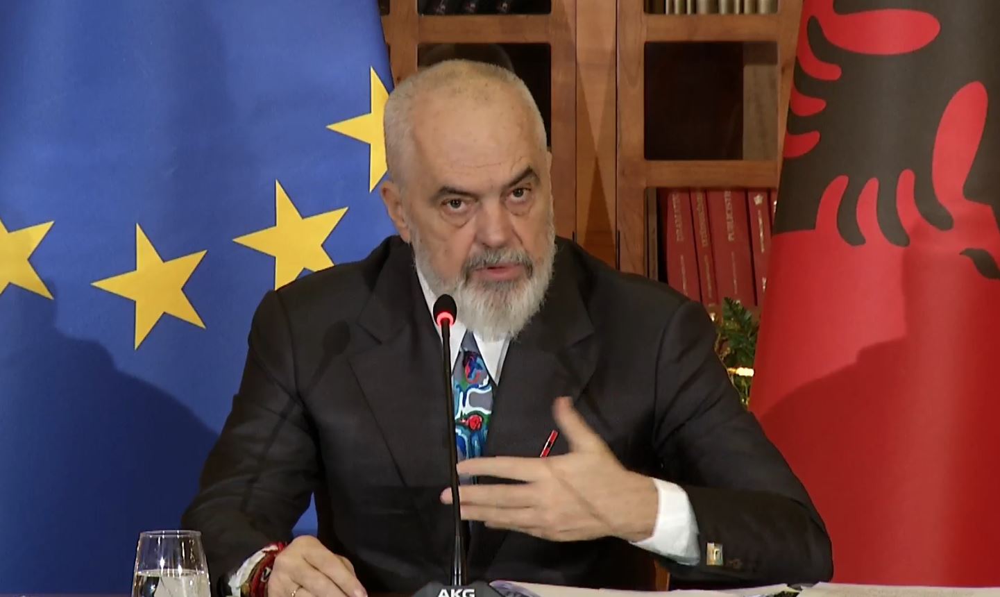 “Më në fund u zgjidh problemi në Vlorë”, Rama: Ujësjellësi në Vlorë dhe gjithë Shqipërinë sektor në reformim