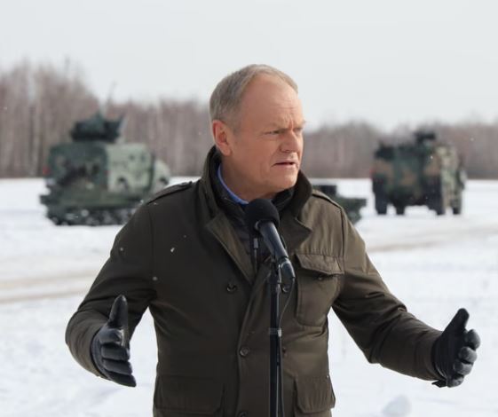 “Rrezik për konflikt të armatosur”, kryeministri i Polonisë thirrje qytetarëve: Largohuni menjëherë nga Irani