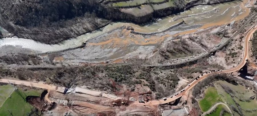 ARRSH: Rikthehet qarkullimi në aksin e dëmtuar Librazhd- Prrenjas, devijimi provizor!