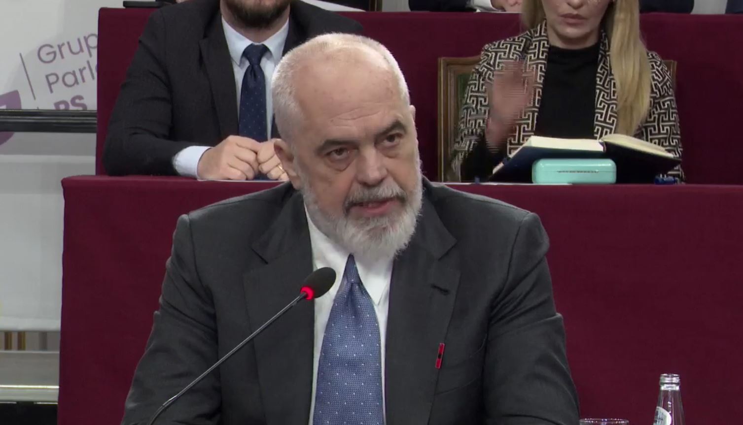 Kryeministri Edi Rama mbledh Kryesinë e PS në selinë e partisë.