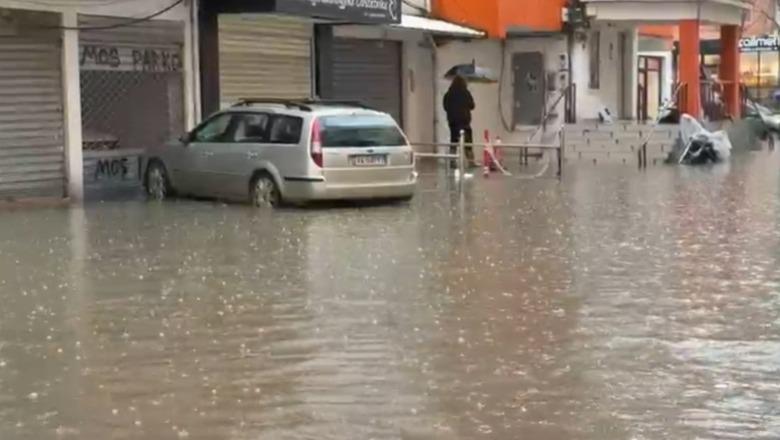 Reshjet intensive të shiut, përmbyten disa lagje të Lezhës.