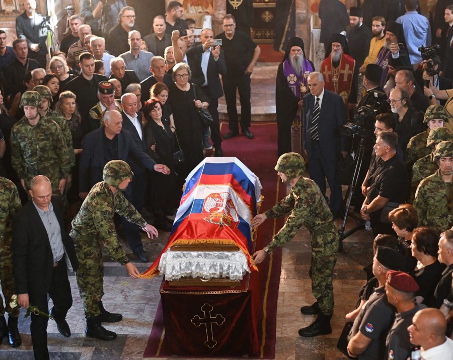 Ratko Mladiç, “Kasapi i Bosnjës”, varroset si hero në Serbi
